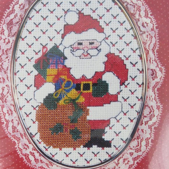 Vtg The New Berlin Co. Counted Cross Stitch Kit Christmas Santa Embroidery 30186 - Picture 2 of 11